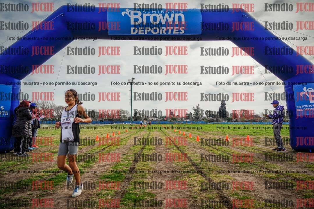 Fotos de la llegada del cross de 1000 m