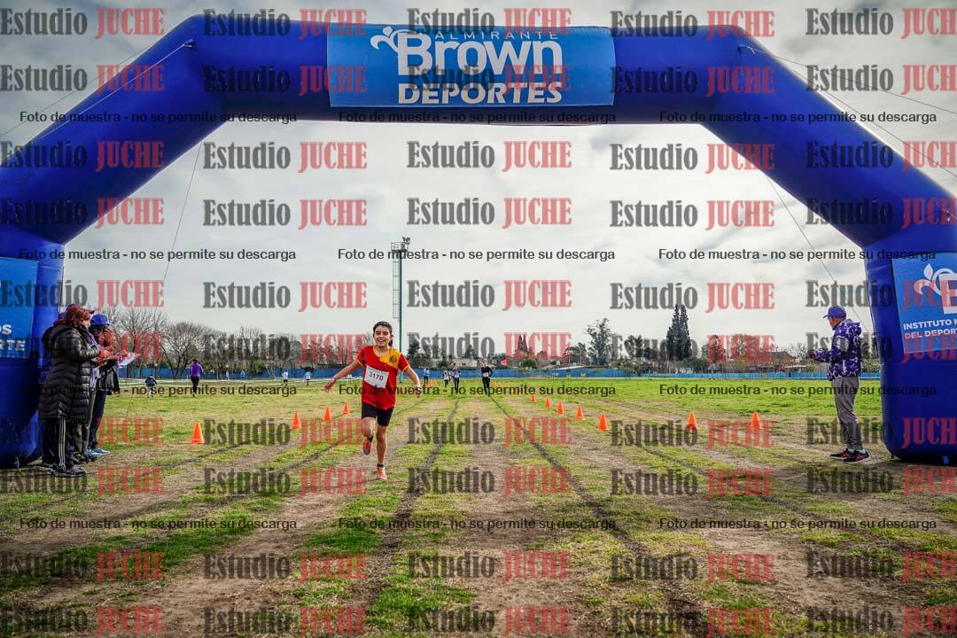 Fotos de la llegada del cross de 1000 m
