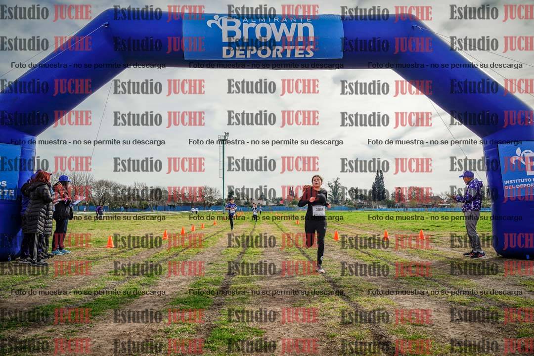 Fotos de la llegada del cross de 1000 m