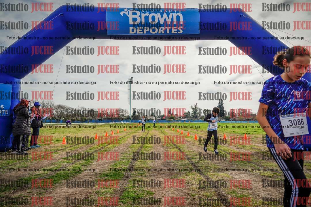 Fotos de la llegada del cross de 1000 m
