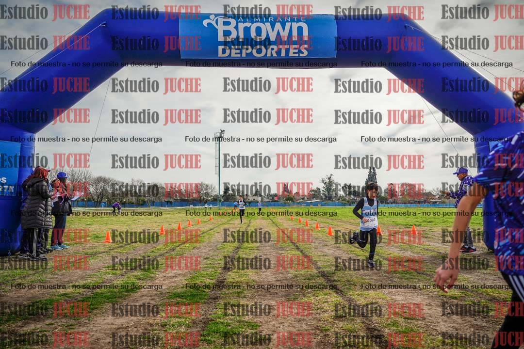 Fotos de la llegada del cross de 1000 m
