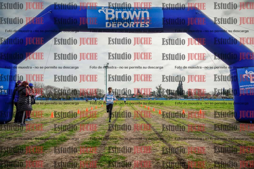Fotos de la llegada del cross de 1000 m