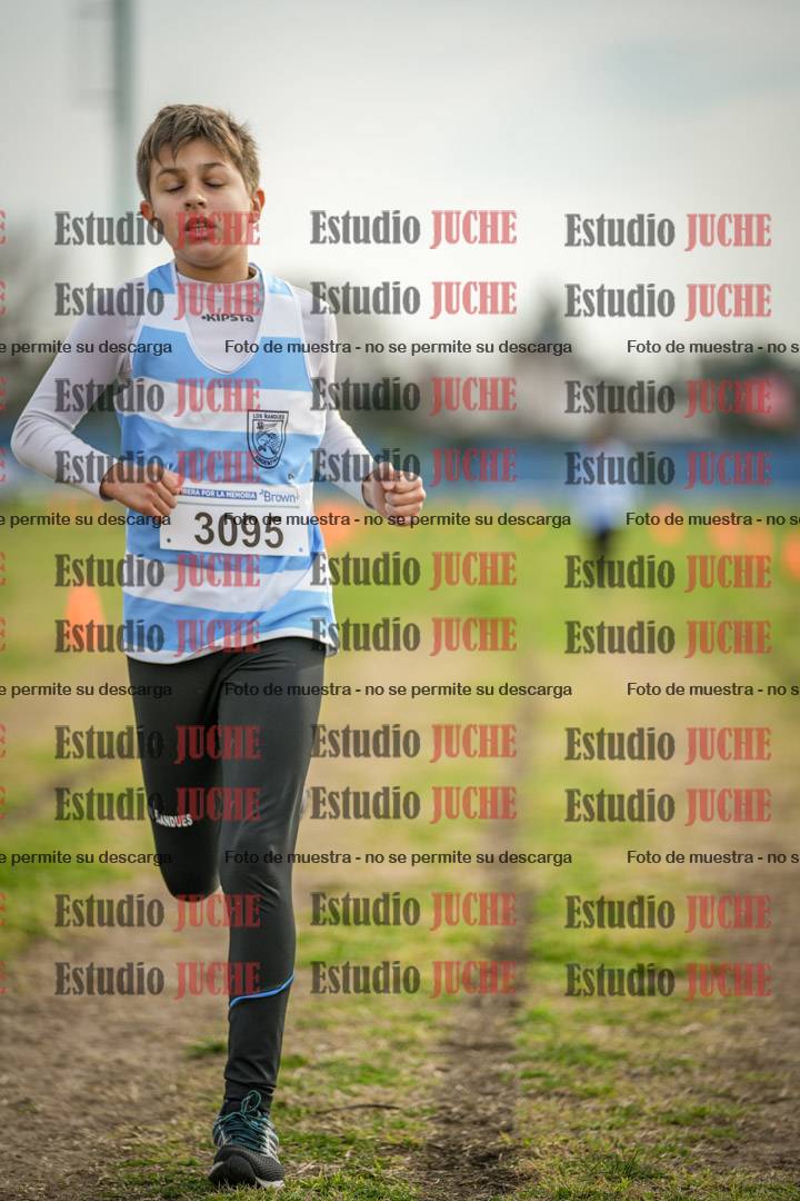 Fotos de la llegada del cross de 1000 m