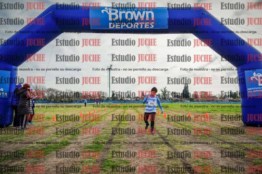 Fotos de la llegada del cross de 1000 m