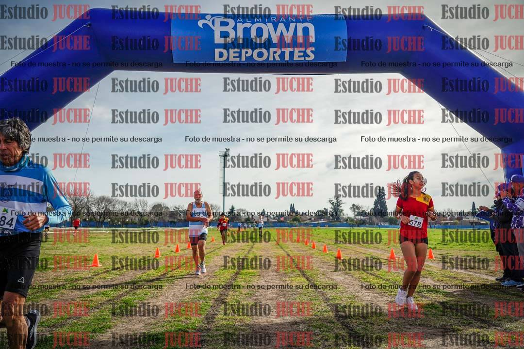 Fotos de la llegada del cross de 1500 m