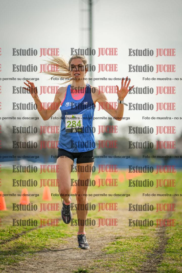 Fotos de la llegada del cross de 4000 m - mujeres