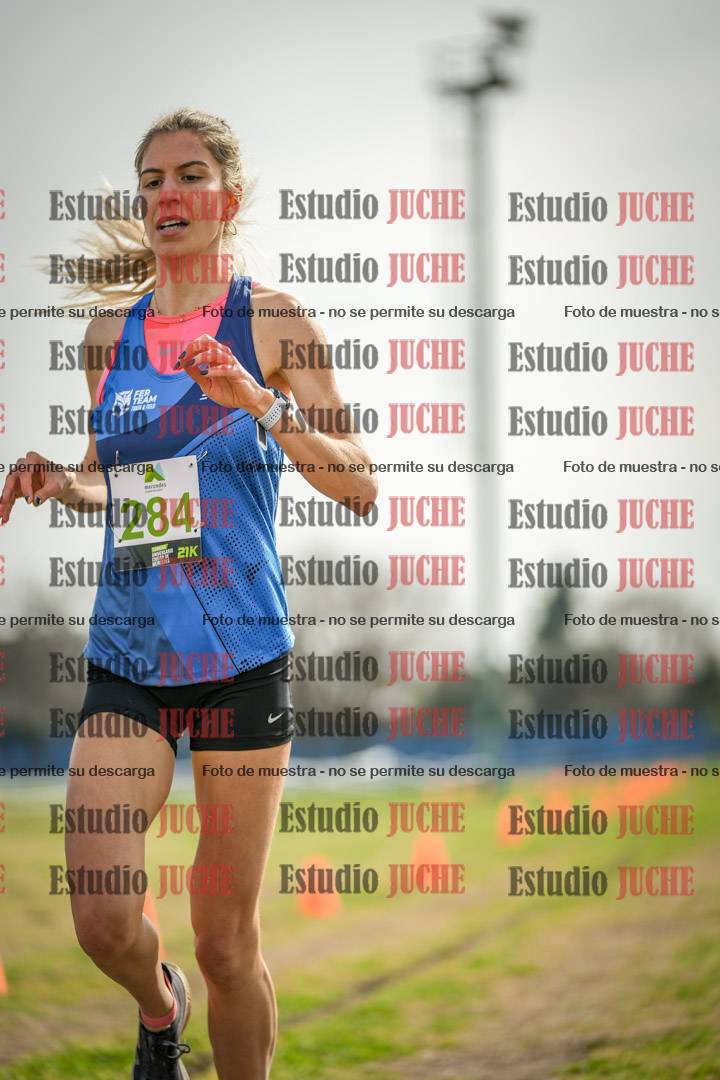 Fotos de la llegada del cross de 4000 m - mujeres