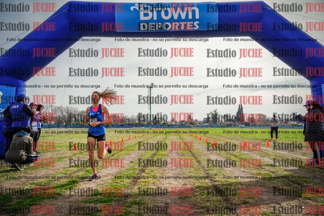Fotos de la llegada del cross de 4000 m - mujeres