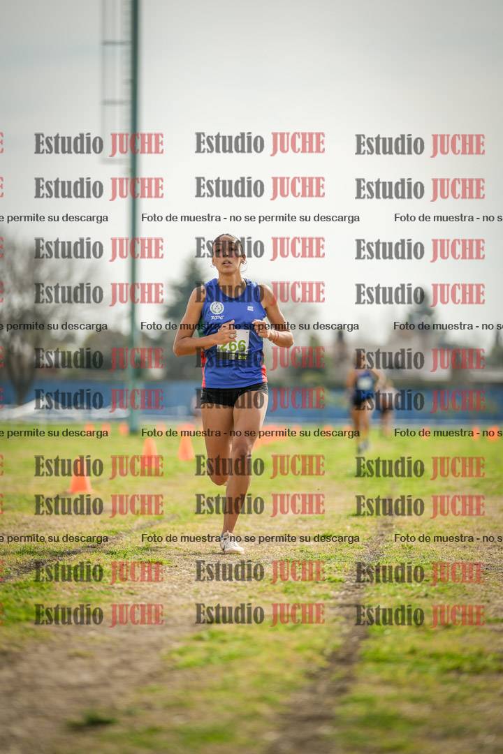 Fotos de la llegada del cross de 4000 m - mujeres