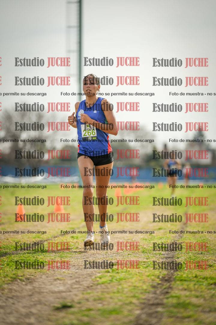 Fotos de la llegada del cross de 4000 m - mujeres