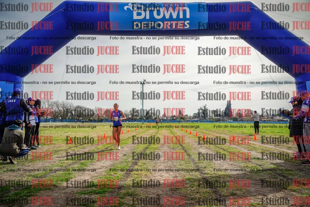 Fotos de la llegada del cross de 4000 m - mujeres