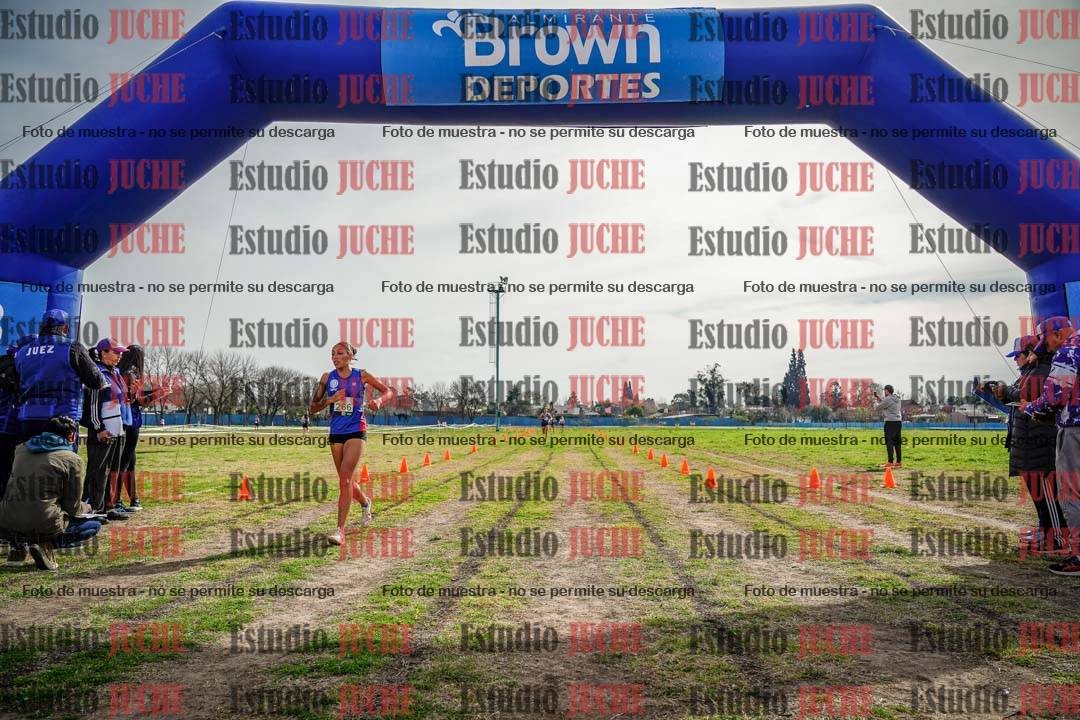 Fotos de la llegada del cross de 4000 m - mujeres
