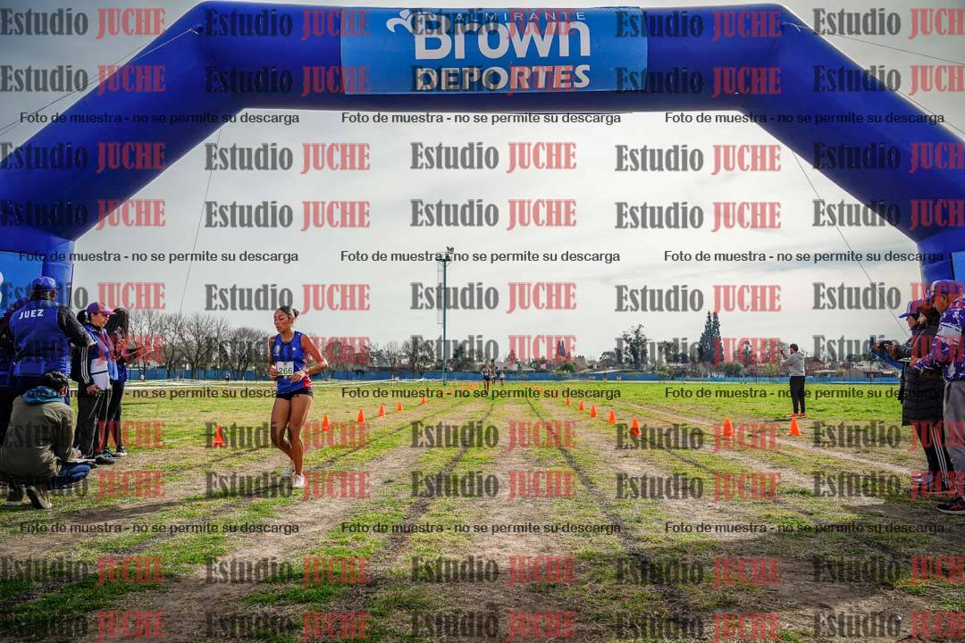Fotos de la llegada del cross de 4000 m - mujeres