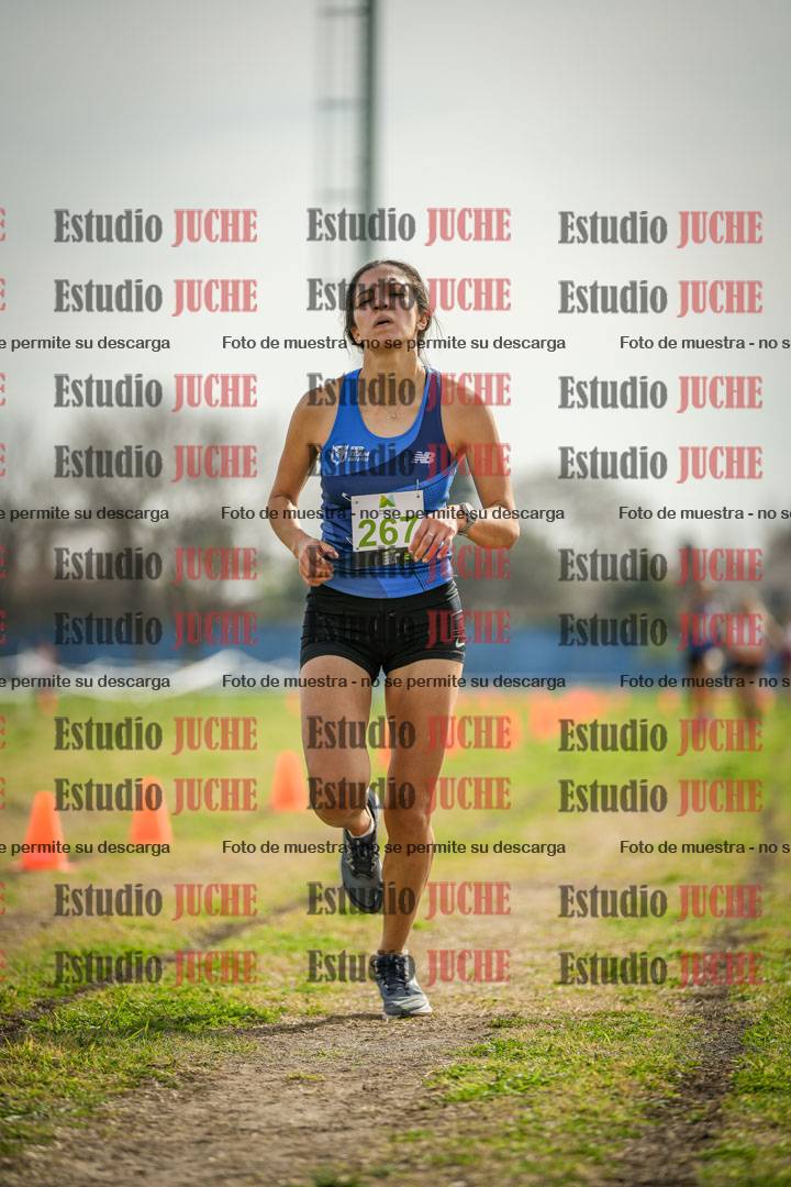 Fotos de la llegada del cross de 4000 m - mujeres