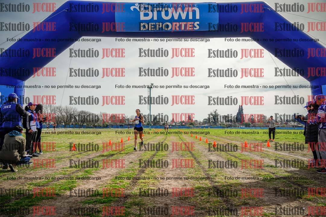Fotos de la llegada del cross de 4000 m - mujeres