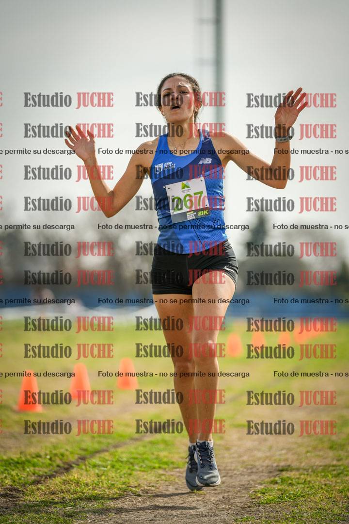 Fotos de la llegada del cross de 4000 m - mujeres