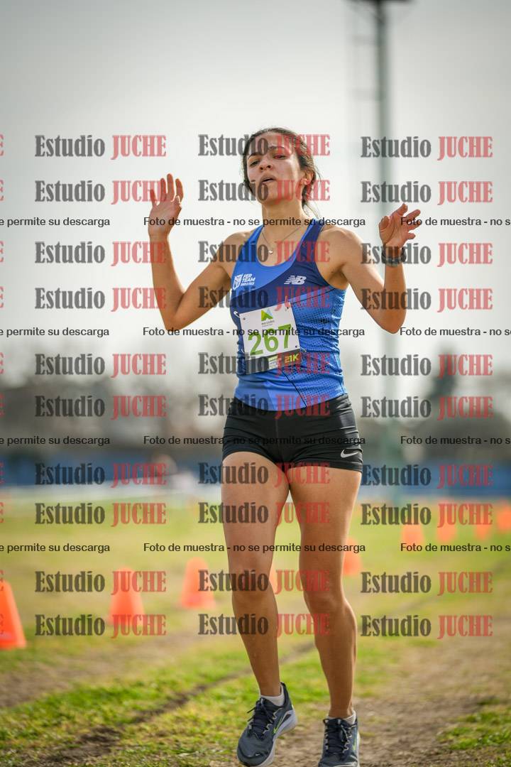 Fotos de la llegada del cross de 4000 m - mujeres