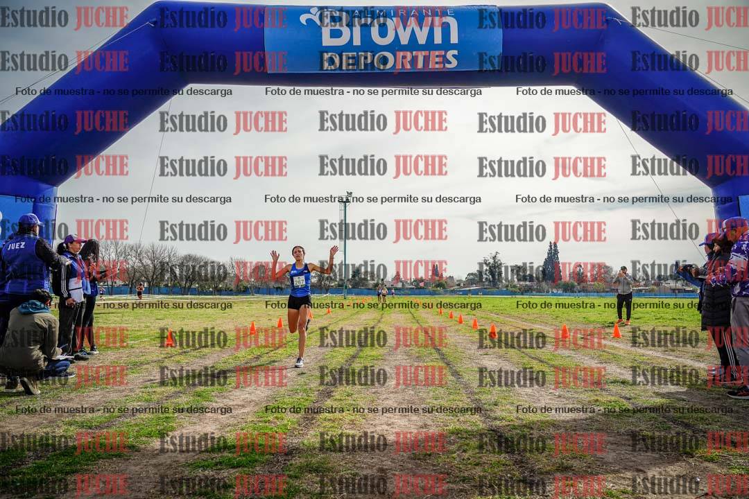 Fotos de la llegada del cross de 4000 m - mujeres