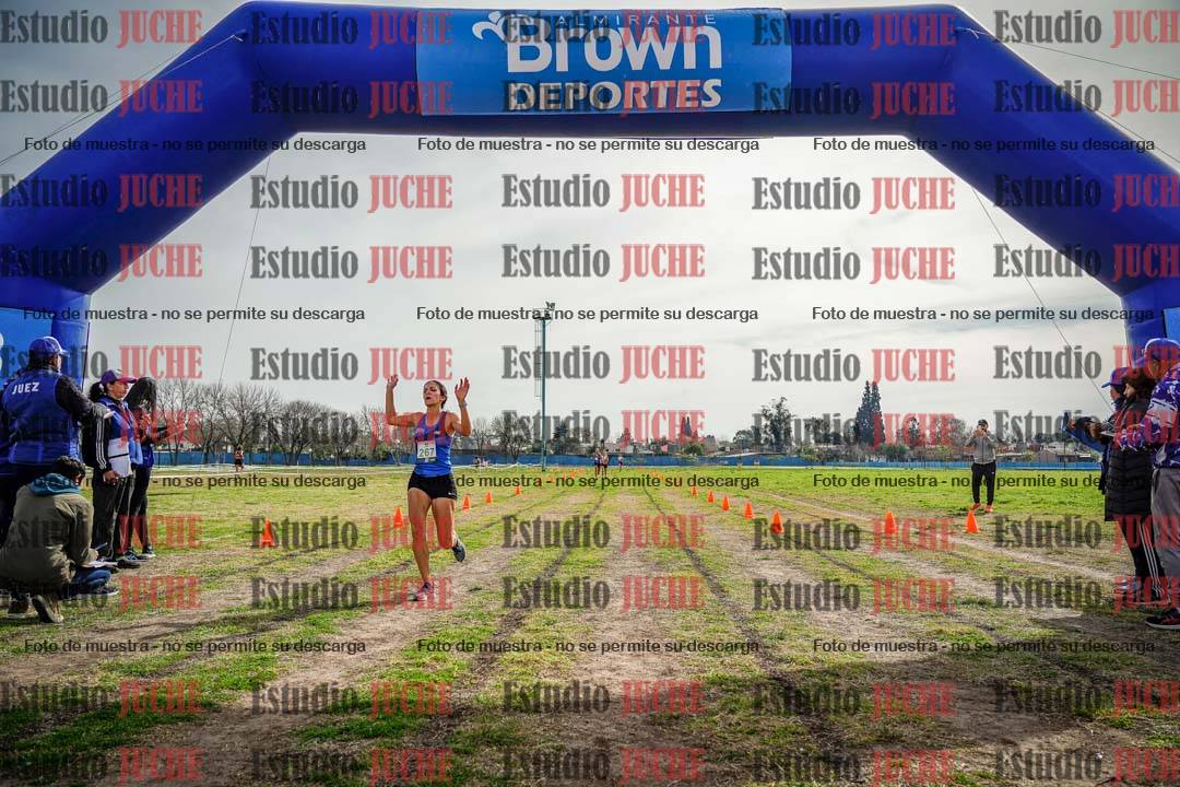 Fotos de la llegada del cross de 4000 m - mujeres