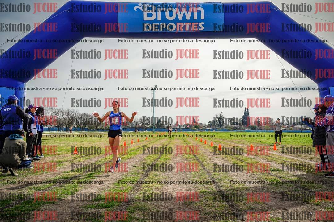 Fotos de la llegada del cross de 4000 m - mujeres