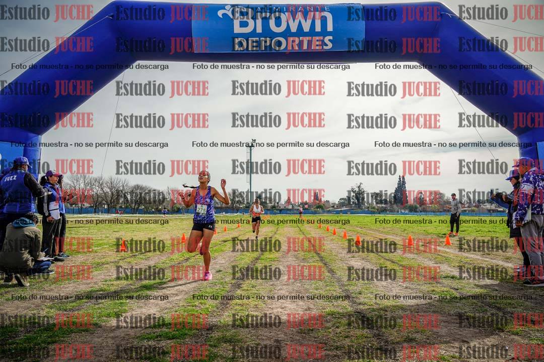 Fotos de la llegada del cross de 4000 m - mujeres