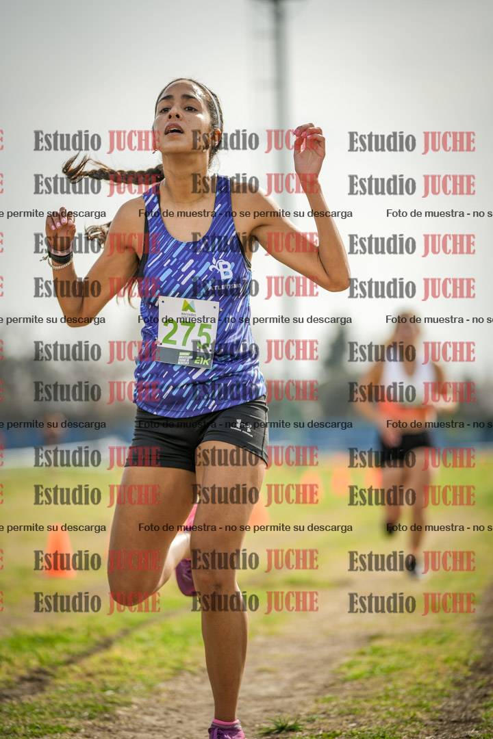 Fotos de la llegada del cross de 4000 m - mujeres