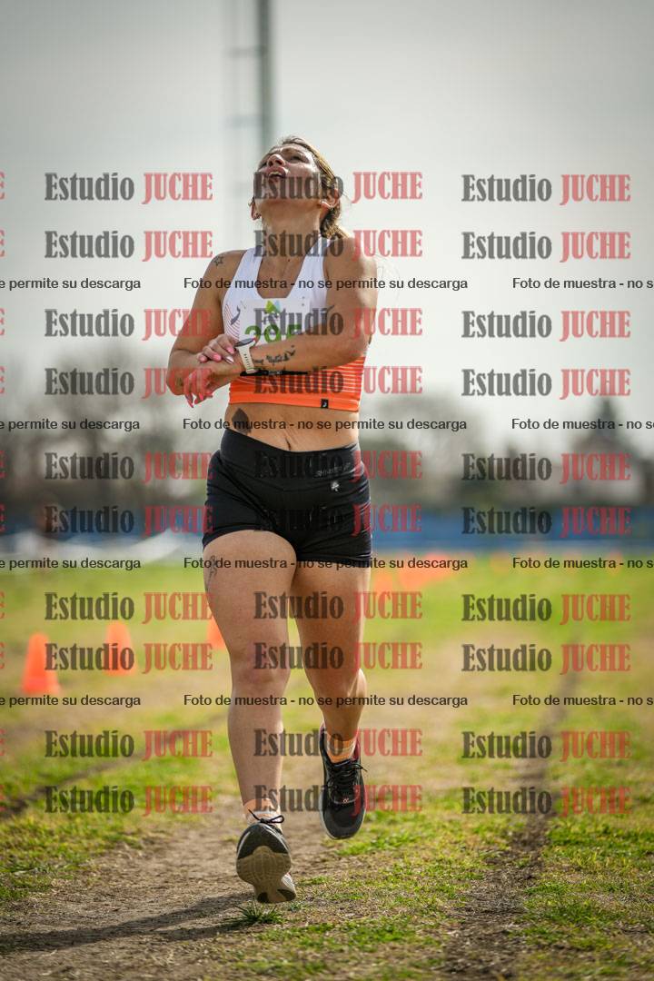 Fotos de la llegada del cross de 4000 m - mujeres