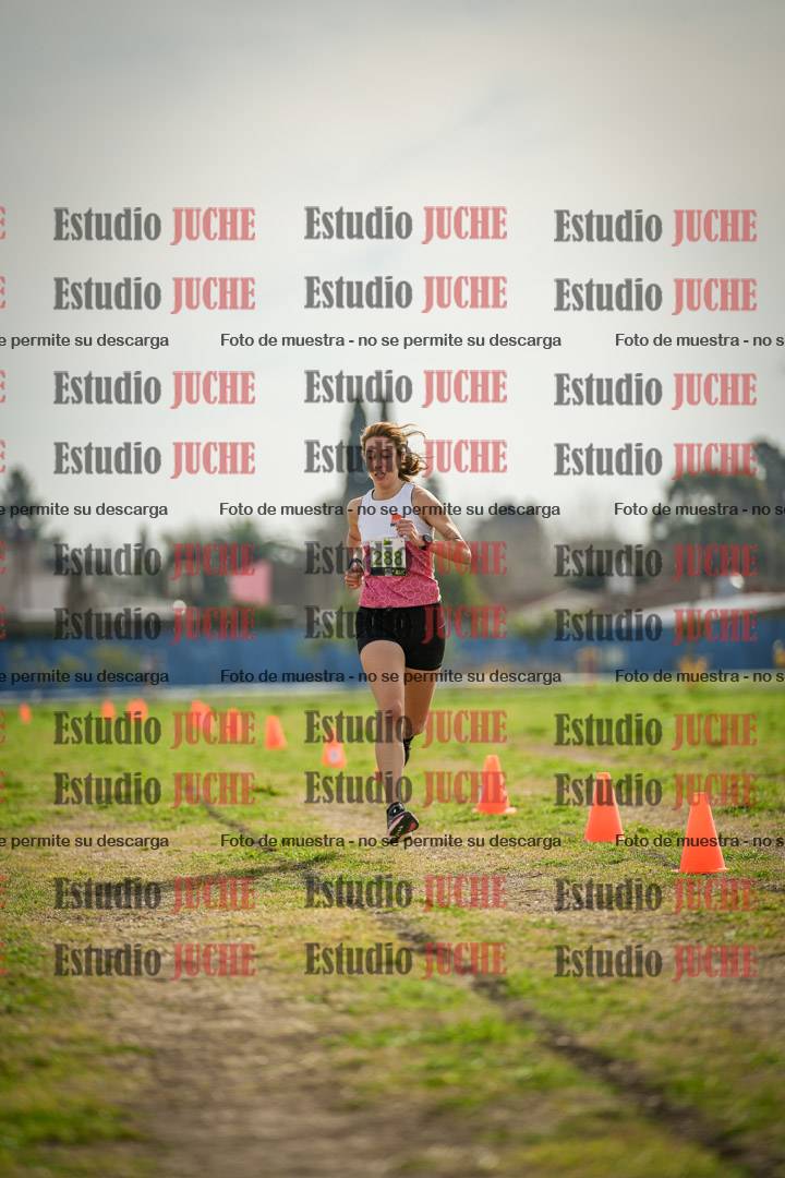 Fotos de la llegada del cross de 4000 m - mujeres