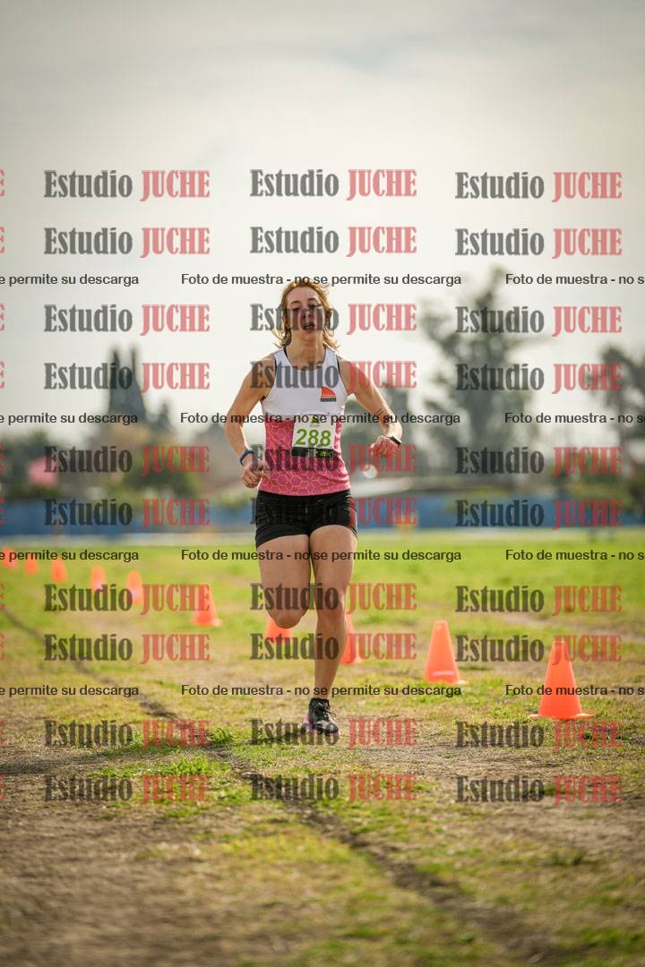 Fotos de la llegada del cross de 4000 m - mujeres