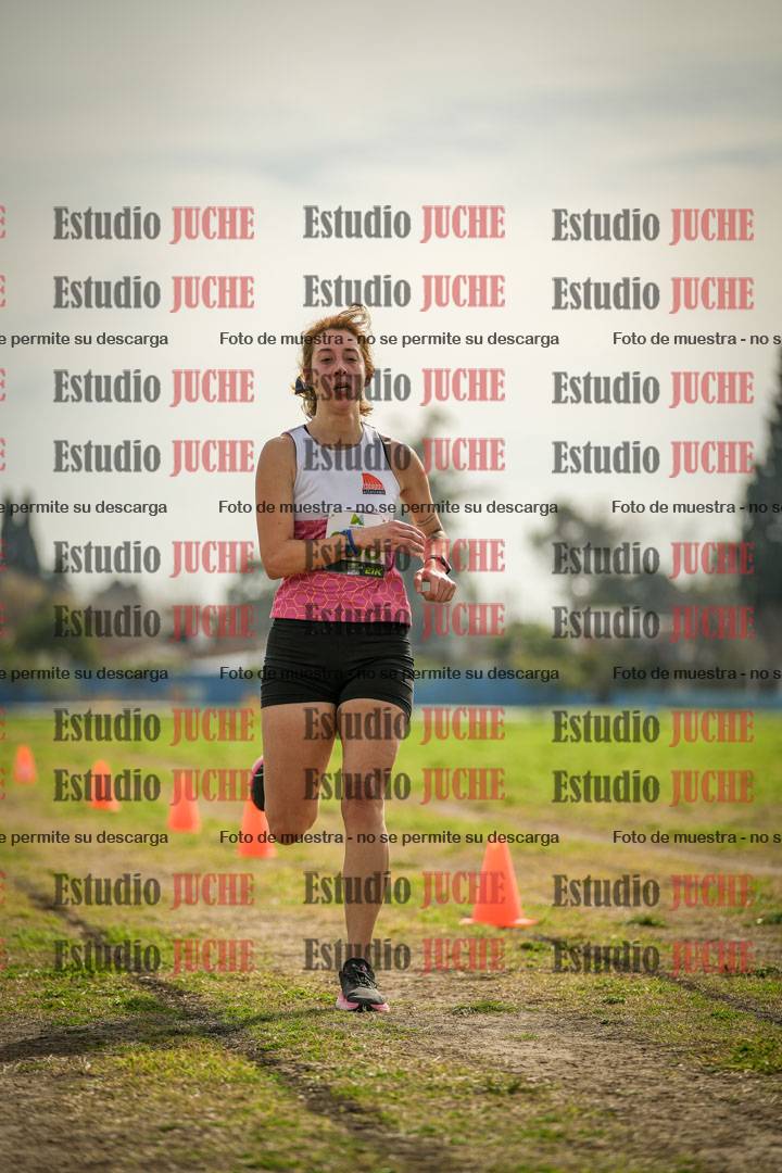 Fotos de la llegada del cross de 4000 m - mujeres