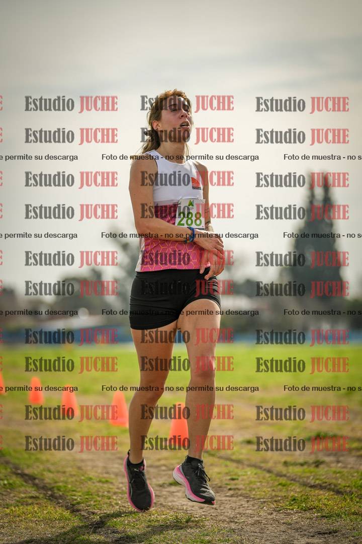 Fotos de la llegada del cross de 4000 m - mujeres