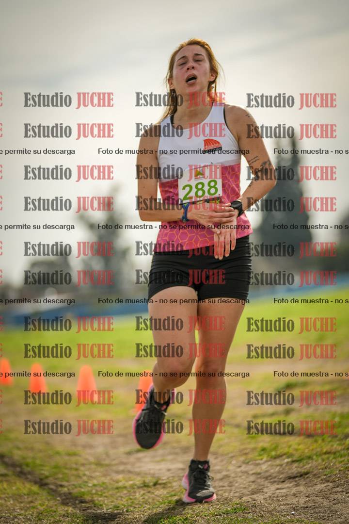 Fotos de la llegada del cross de 4000 m - mujeres