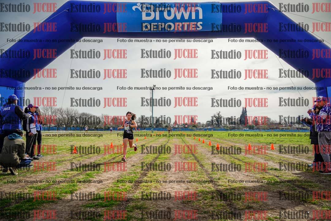 Fotos de la llegada del cross de 4000 m - mujeres