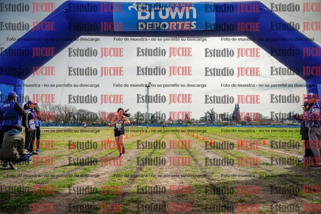 Fotos de la llegada del cross de 4000 m - mujeres