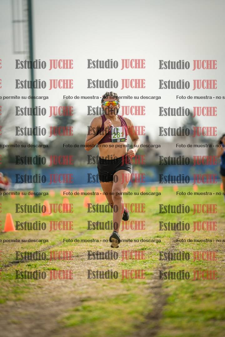 Fotos de la llegada del cross de 4000 m - mujeres