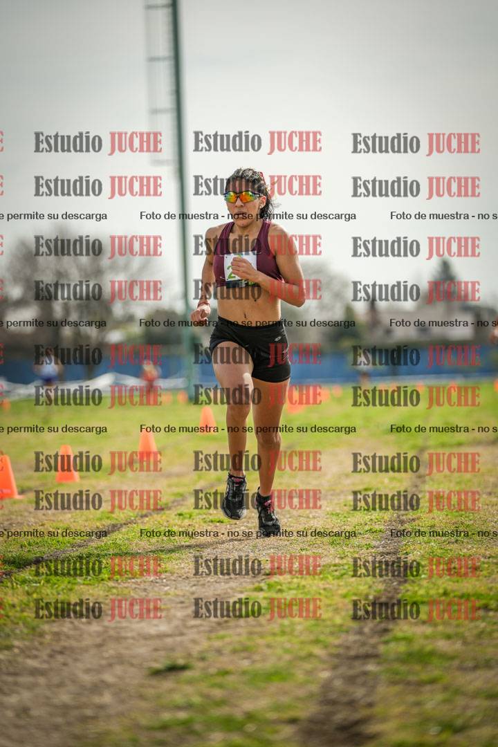 Fotos de la llegada del cross de 4000 m - mujeres