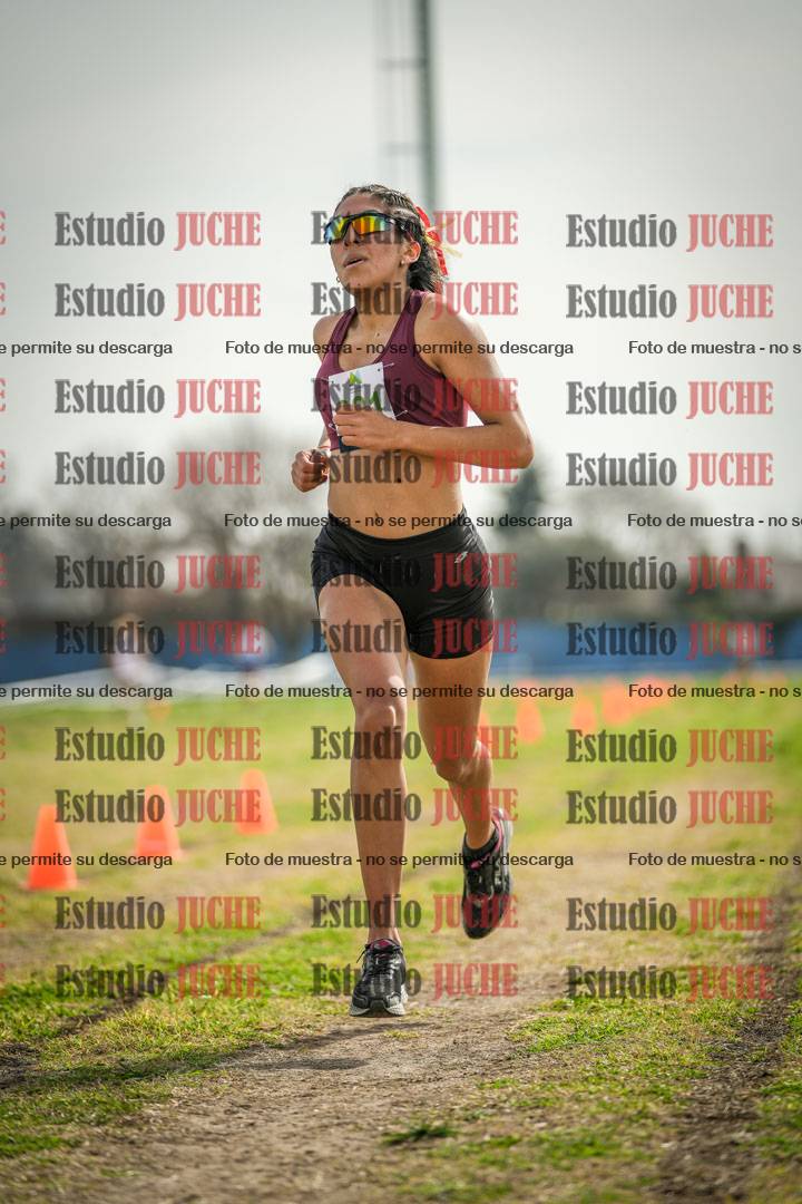 Fotos de la llegada del cross de 4000 m - mujeres