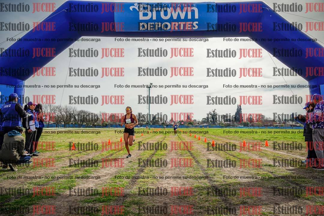 Fotos de la llegada del cross de 4000 m - mujeres