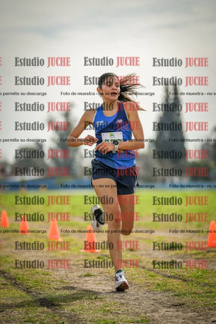 Fotos de la llegada del cross de 4000 m - mujeres