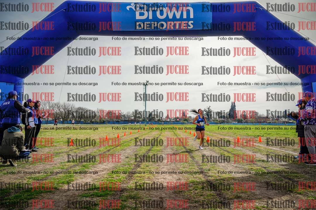 Fotos de la llegada del cross de 4000 m - mujeres
