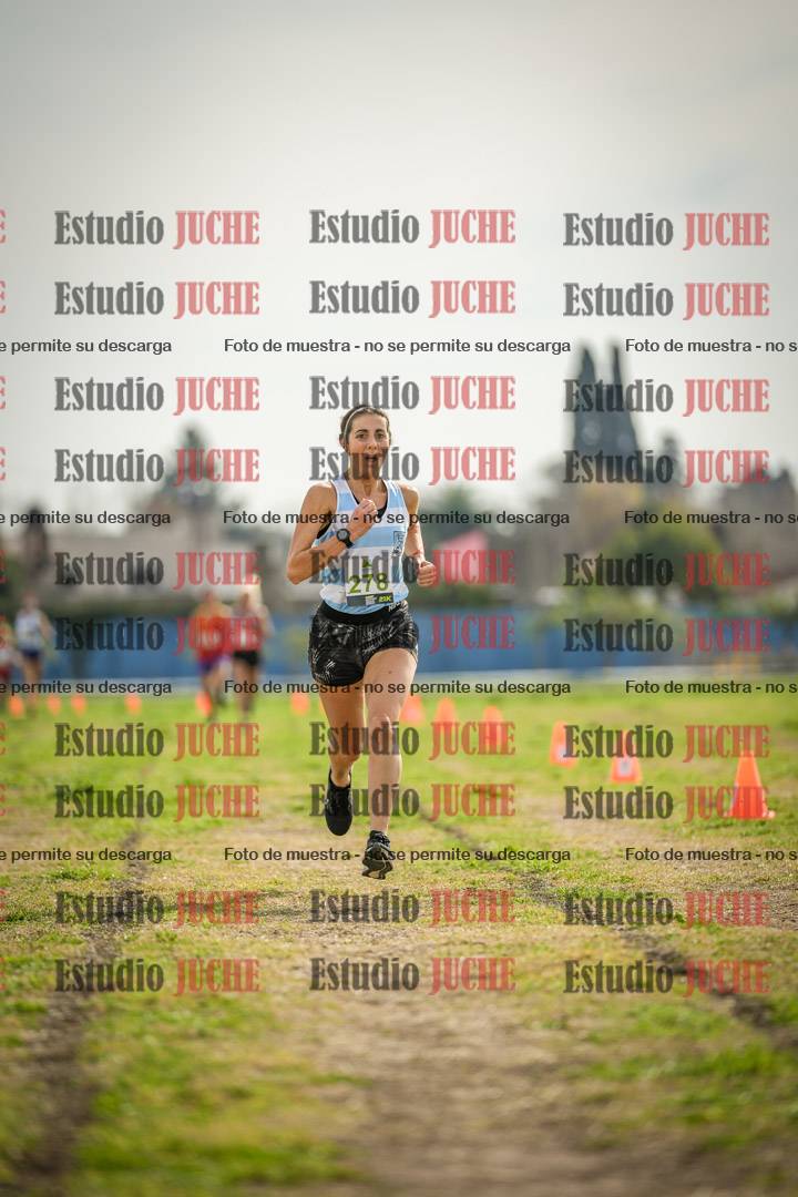 Fotos de la llegada del cross de 4000 m - mujeres