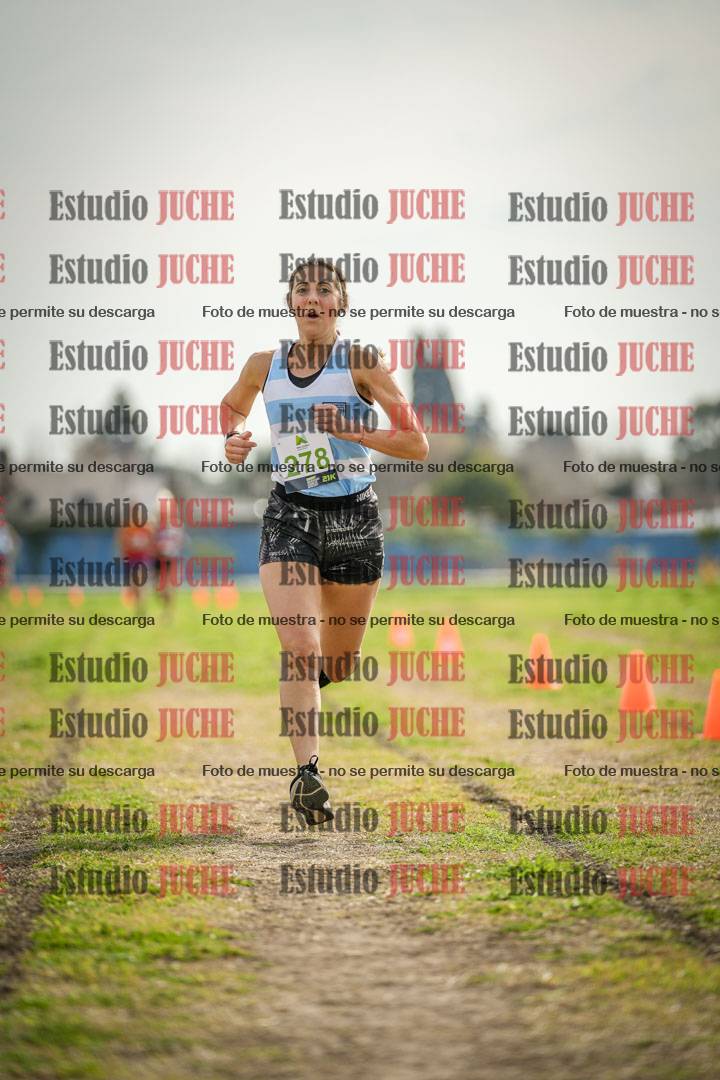 Fotos de la llegada del cross de 4000 m - mujeres