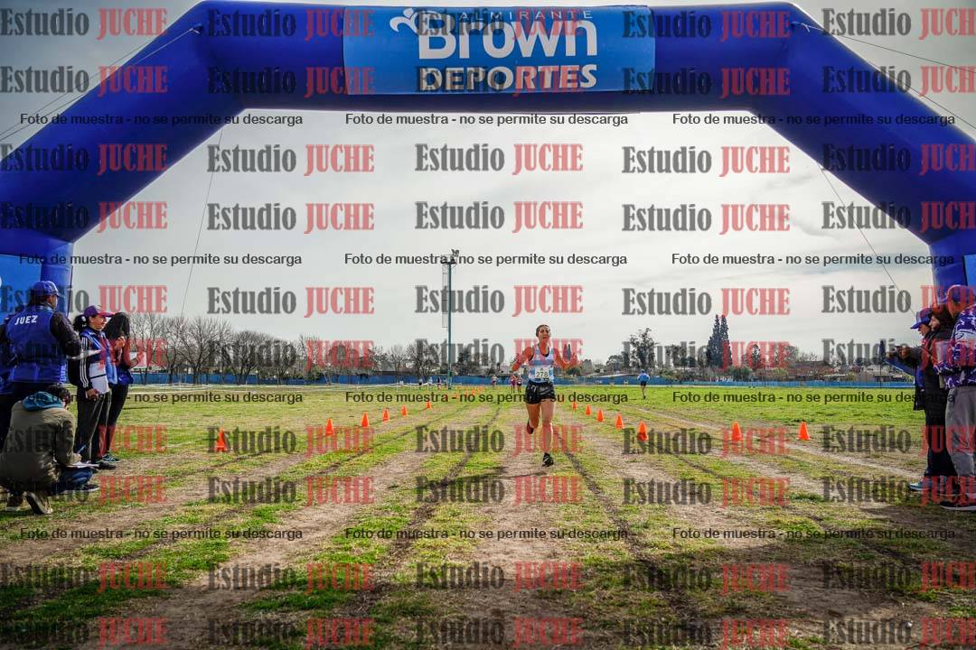 Fotos de la llegada del cross de 4000 m - mujeres