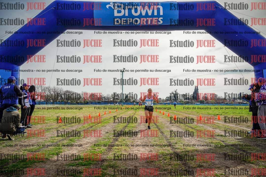Fotos de la llegada del cross de 4000 m - mujeres