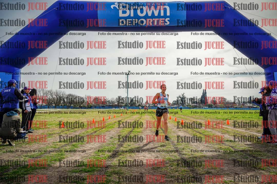 Fotos de la llegada del cross de 4000 m - mujeres