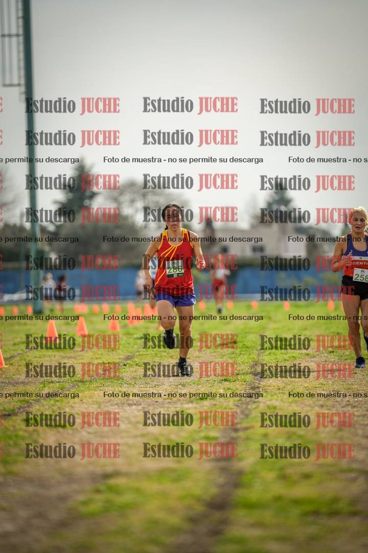 Fotos de la llegada del cross de 4000 m - mujeres