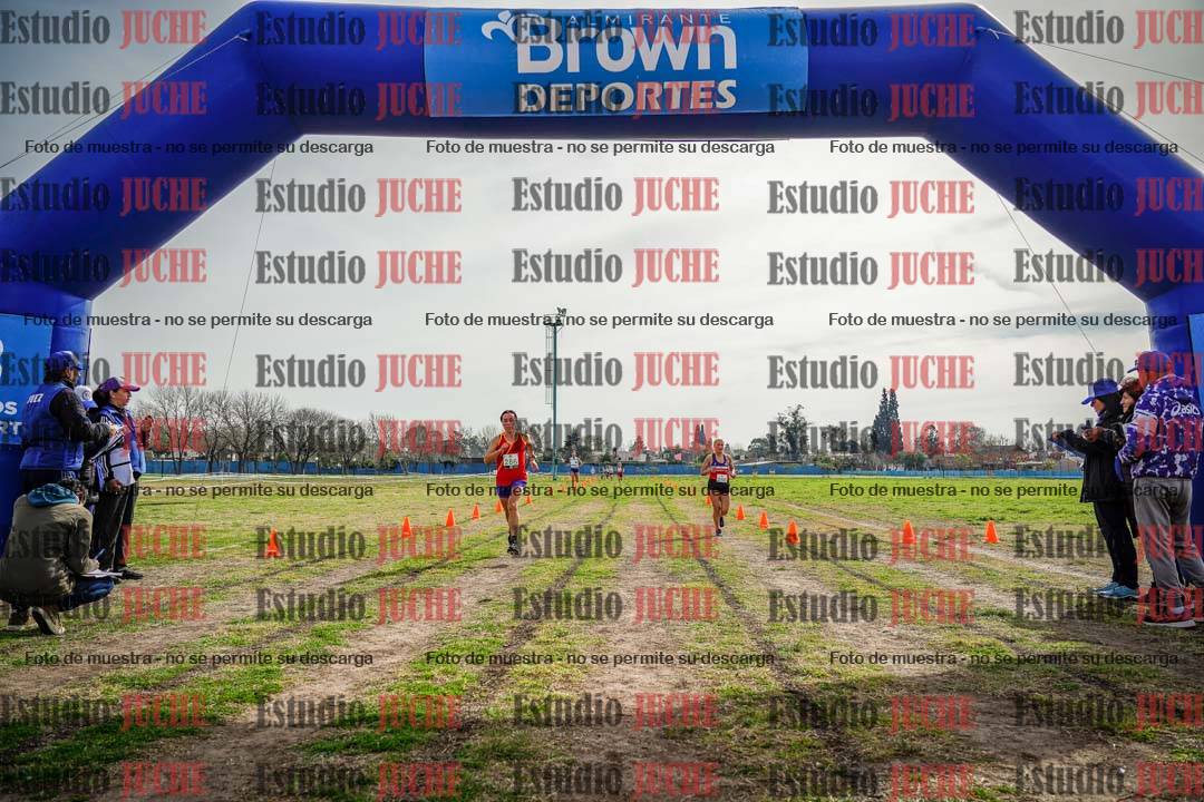 Fotos de la llegada del cross de 4000 m - mujeres