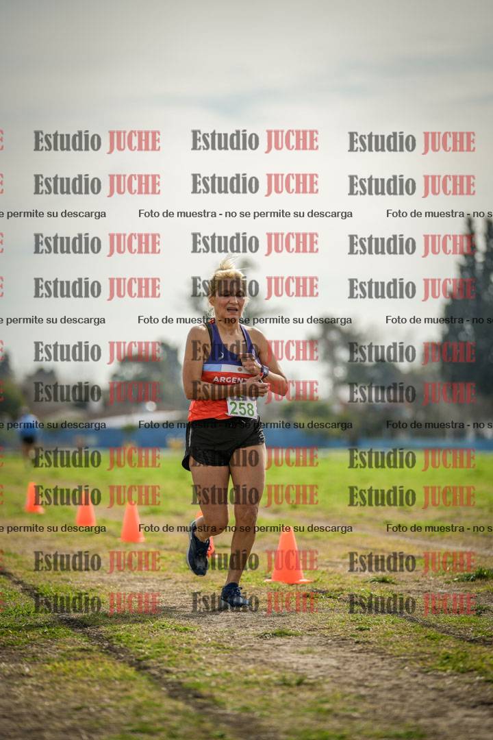 Fotos de la llegada del cross de 4000 m - mujeres