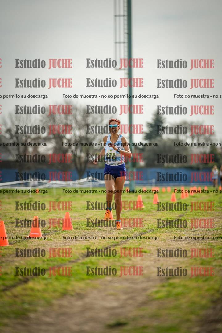 Fotos de la llegada del cross de 4000 m - mujeres