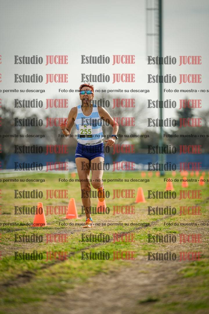 Fotos de la llegada del cross de 4000 m - mujeres